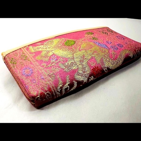 Beautiful orient themed pouch - Picture 5 of 6